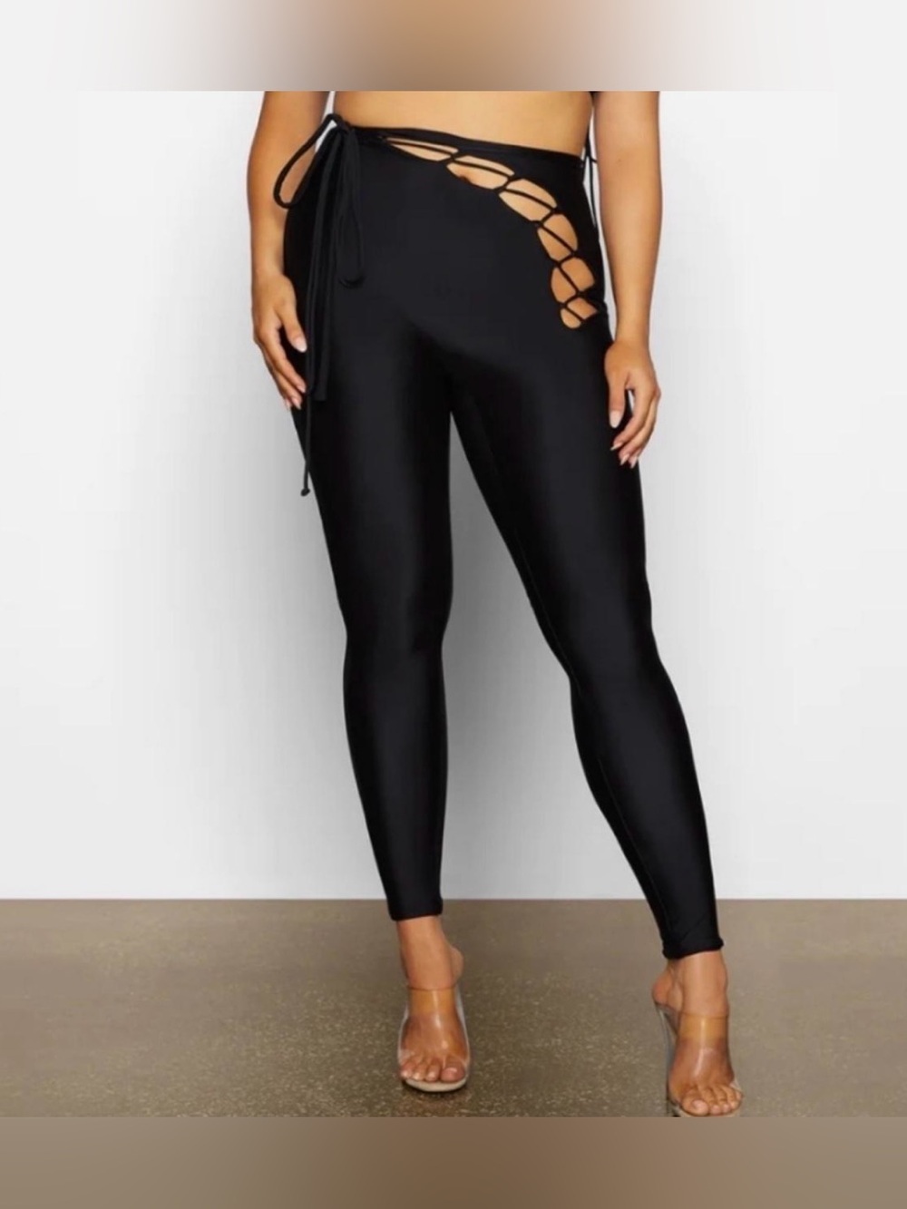 SKIMS Women’s Cutout Lace Up Legging in Onyx NWT Size Medium